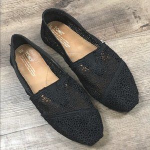 Toms Black Cut Out Slip On Flat Loafers Like New 9